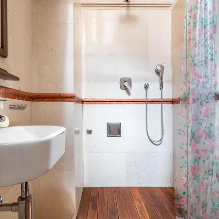 Hotel Lux Centre 4*